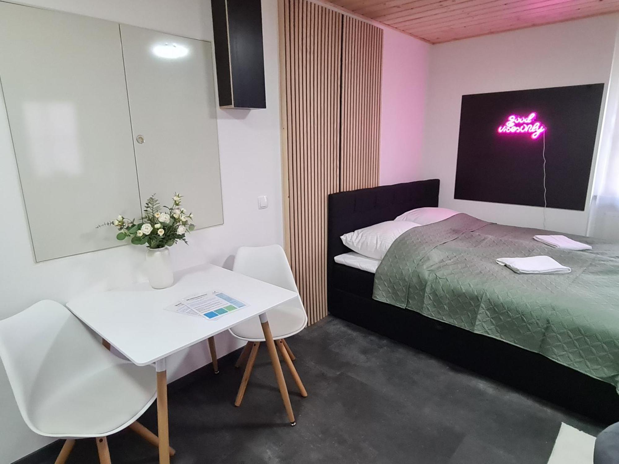 Theox No 11 Studio Apartment Fuer 2 Personen Heppenheim  Esterno foto